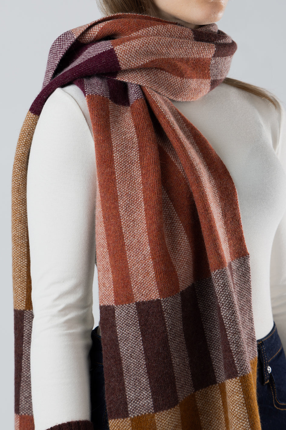 CHEQUER WIDE SCARF - PLUM