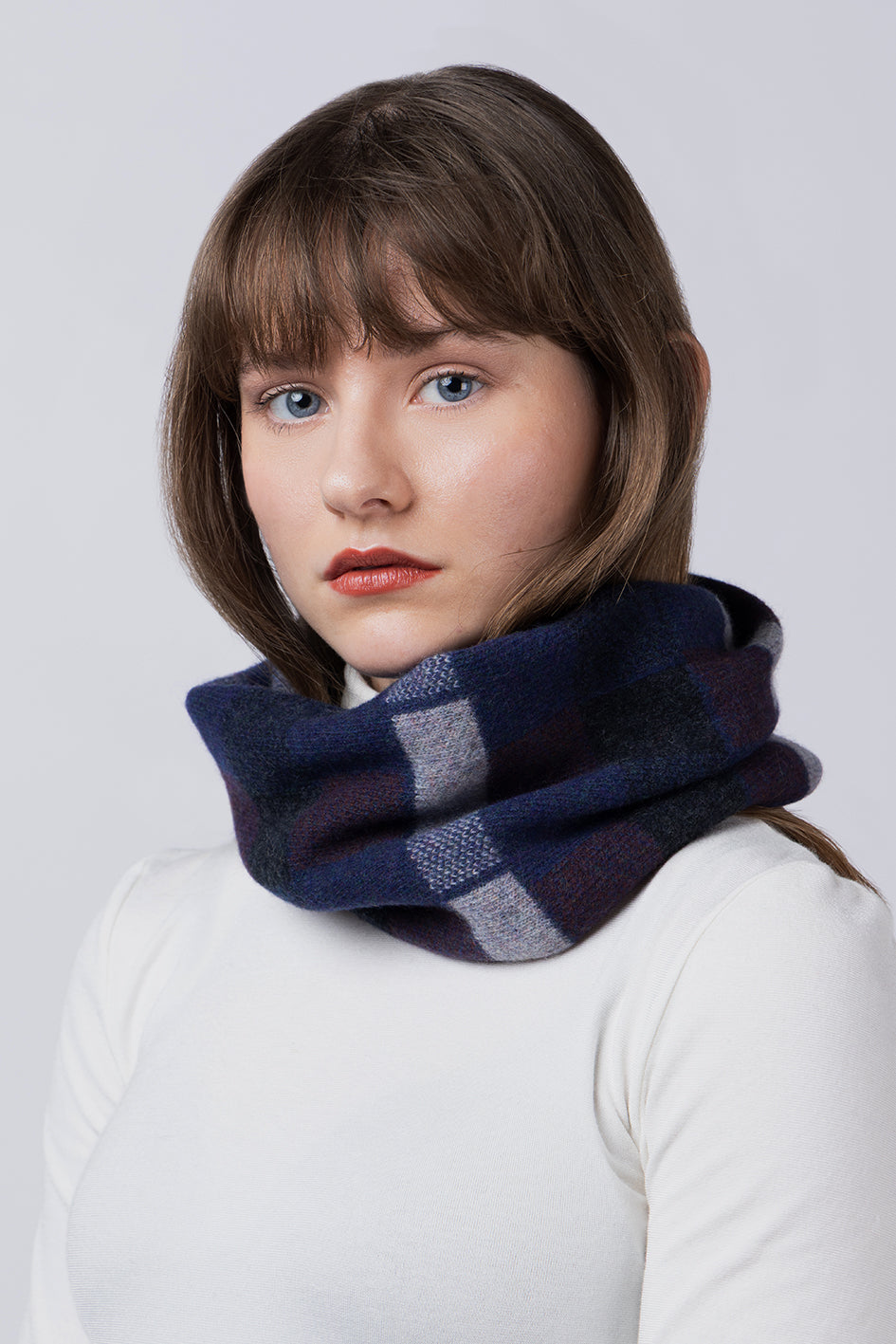 'BLOCK PRINT' TARTAN SNOOD - NAVY