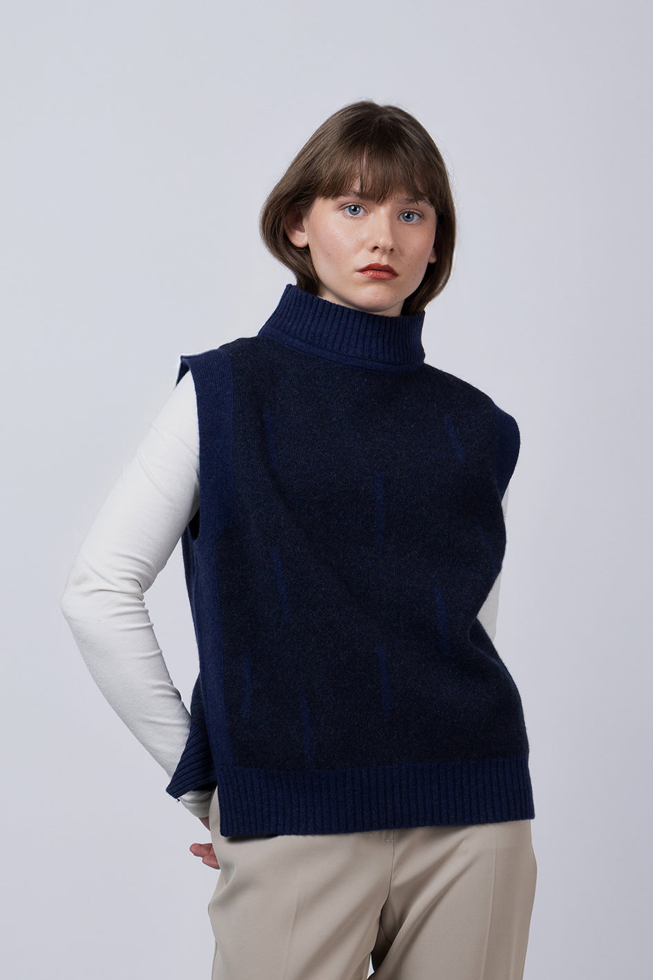 DASH VEST - NAVY / CHARCOAL