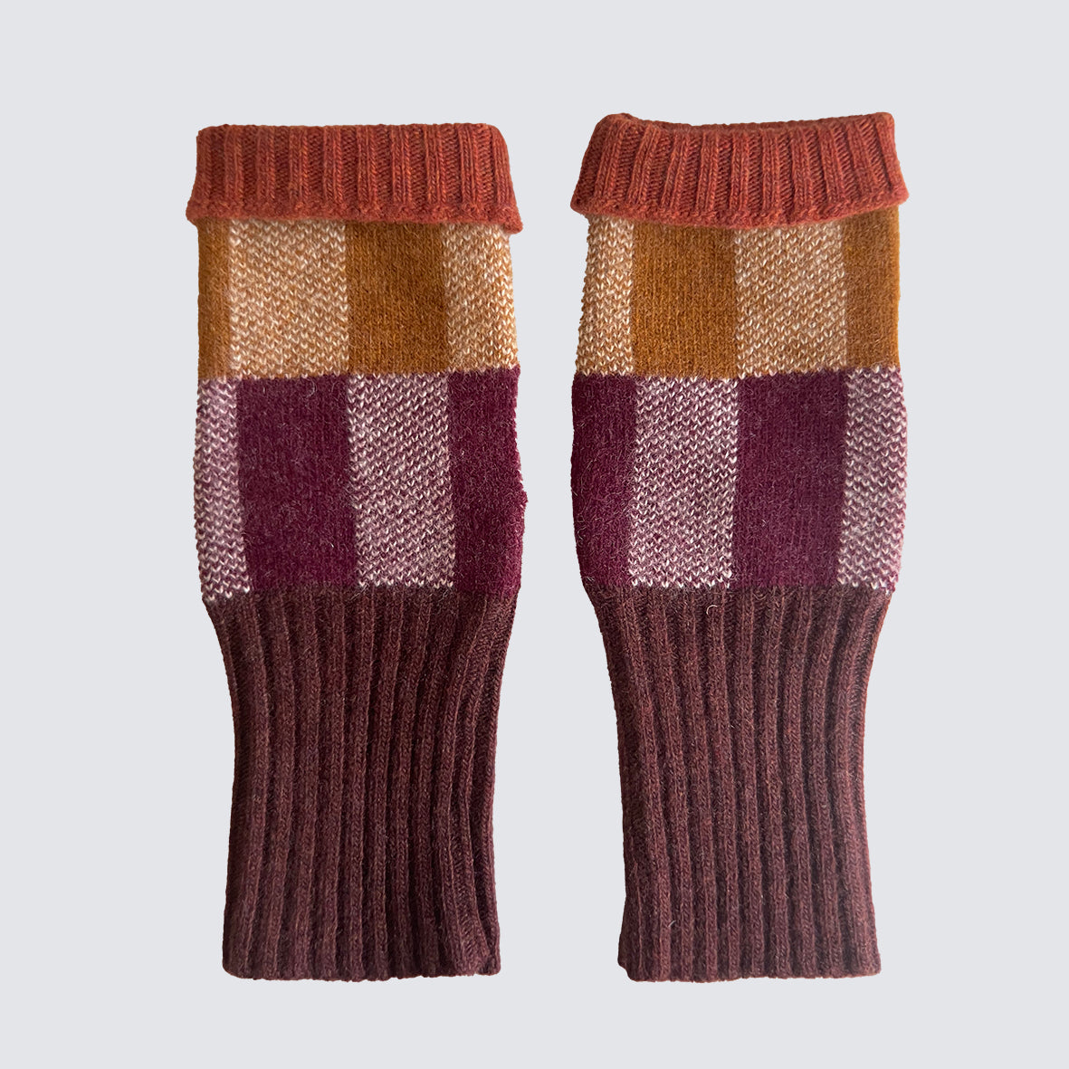 CHEQUERED HAND WARMER - CREAM