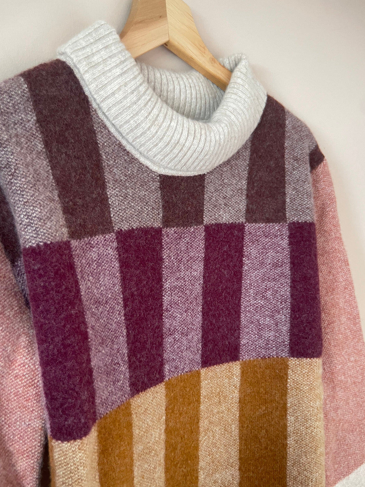 CHEQUER JUMPER - CREAM