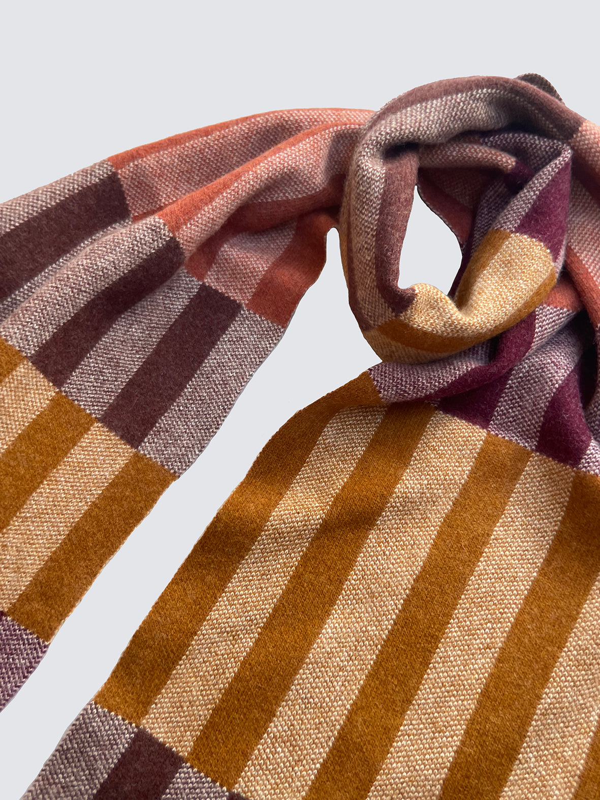 CHEQUER WIDE SCARF - PLUM