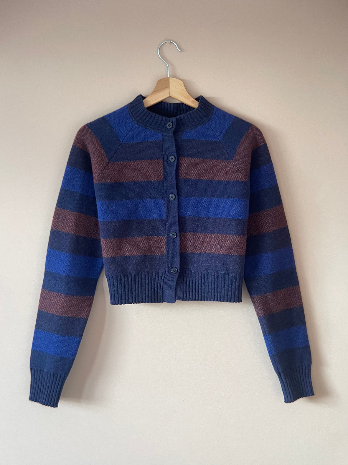 PREORDER - STRIPED CROPPED CARDIGAN - NAVY