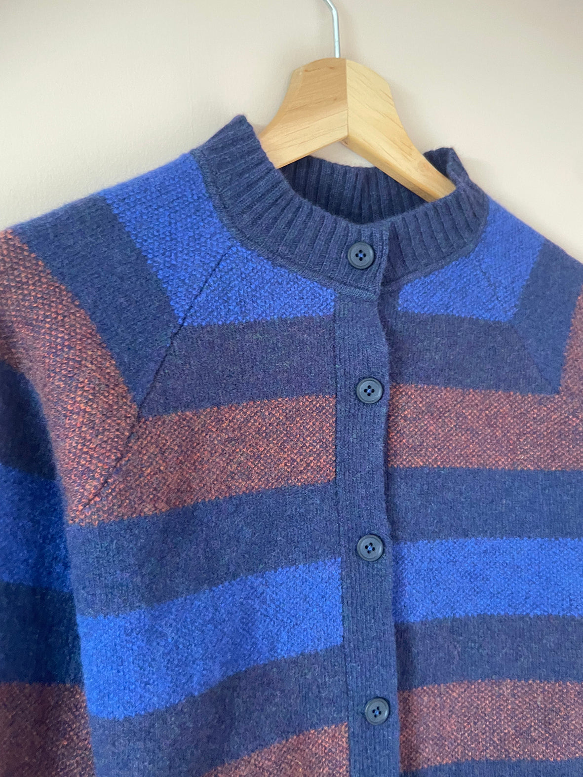 PREORDER - STRIPED CROPPED CARDIGAN - NAVY