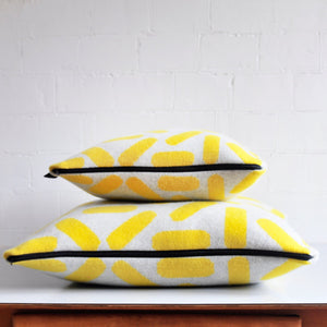 TIC-TAC CUSHION IN GREY AND YELLOW