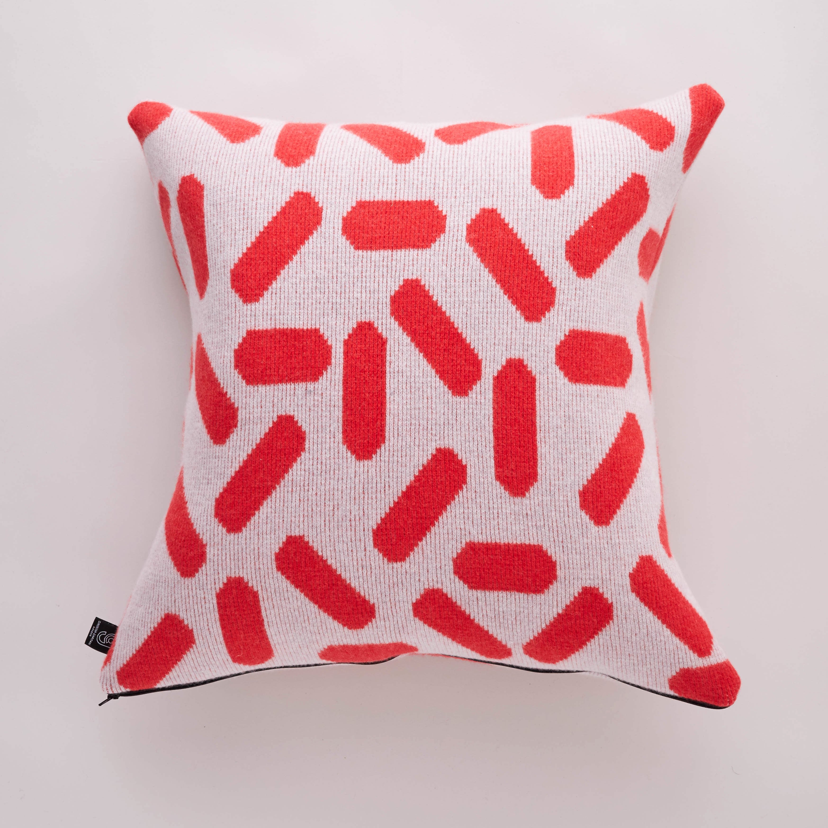 TIC-TAC CUSHION IN GREY AND RED