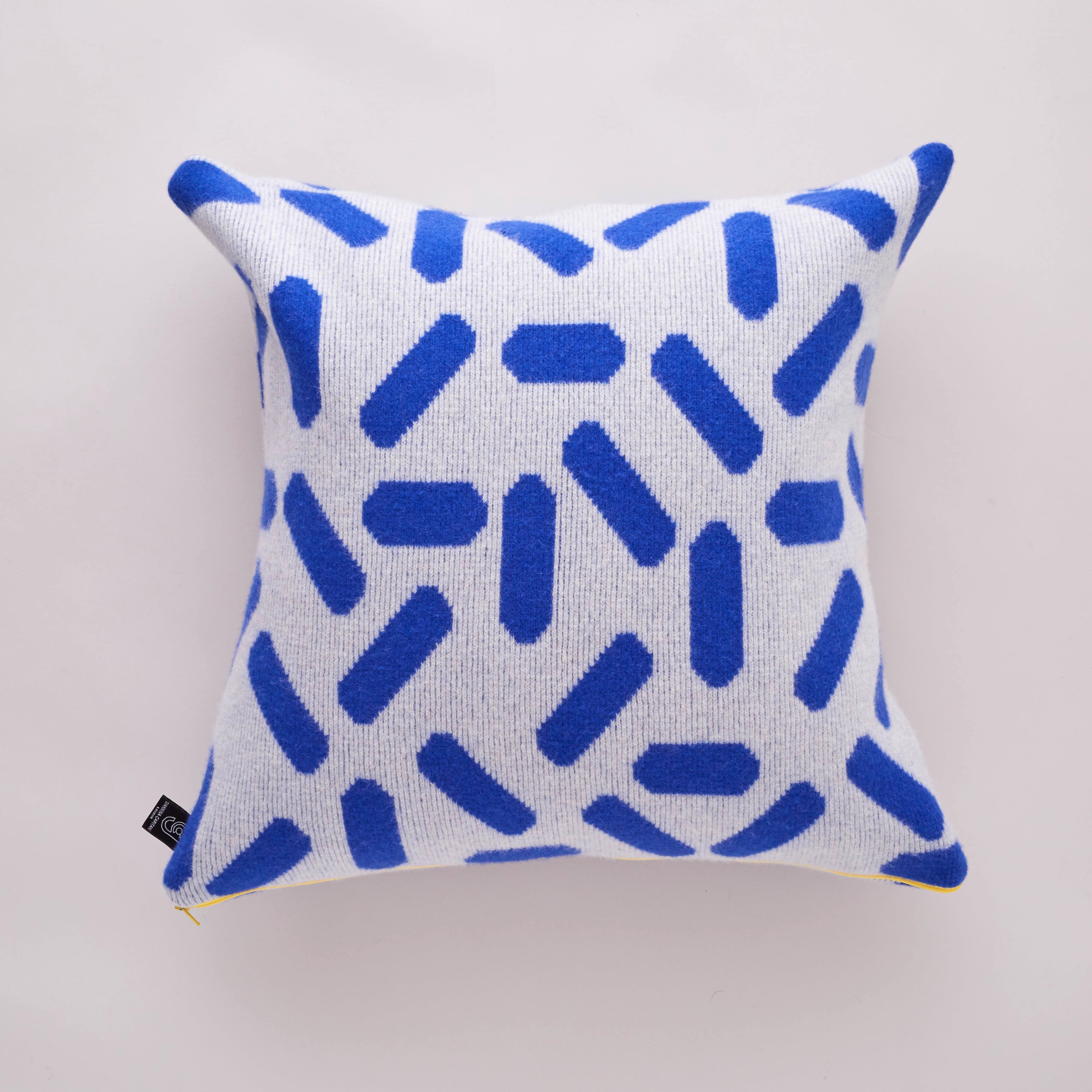 TIC-TAC CUSHION IN GREY AND BLUE