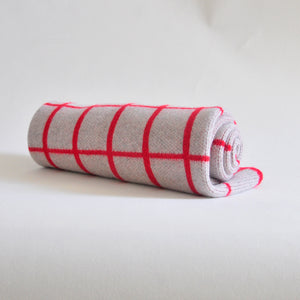 GRID BABY BLANKET IN GREY AND RED