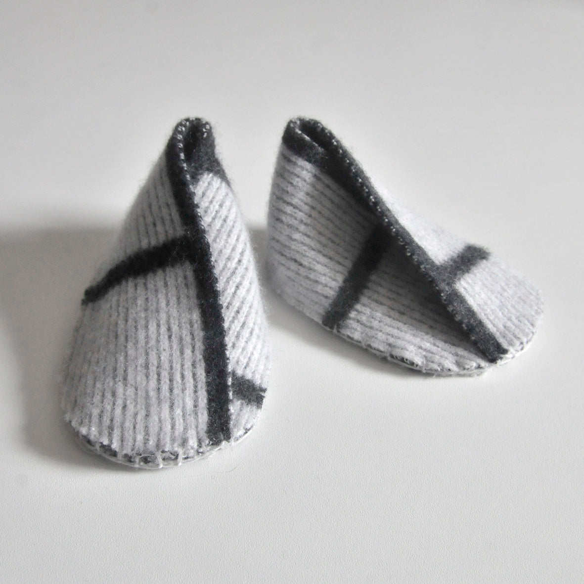 GRID BABY BOOTIE IN GREY AND GREY